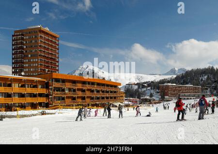 FRANKREICH, SAVOIE (73), TARENTAISE, LA PLAGNE, MACOT-LA-PLAGNE, SKIGEBIET LA PLAGNE CENTRE Stockfoto