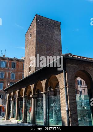 Torre del Papito im Largo di Torre del Argentina, Rom Stockfoto