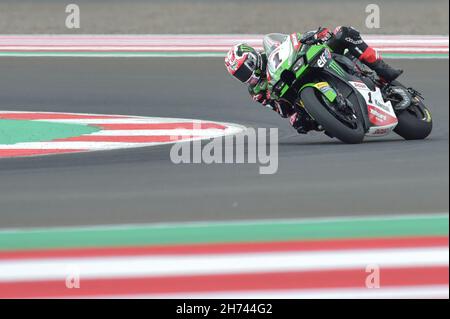 Mandalika., Indonesien. 20th. November 2021. Jonathan Rea vom Kawasaki Racing Team tritt am 20. November 2021 während der Qualifikation für das World Superbike auf dem Mandalika International Circuit in Mandalika, Lombok Island, Indonesien, an. Quelle: Veri Sanovri/Xinhua/Alamy Live News Stockfoto