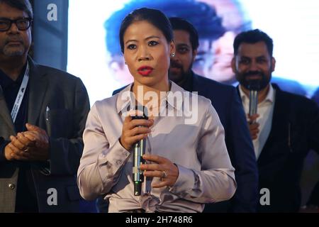 Neu-Delhi, Indien. 20th. November 2021. Mangte Chungneijang Mary Kom während der Einführung von Darwin EWAT: New Generation Electric Two Wheeler mit japanischer Technologie. (Foto von Jyoti Kapoor/Pacific Press) Quelle: Pacific Press Media Production Corp./Alamy Live News Stockfoto