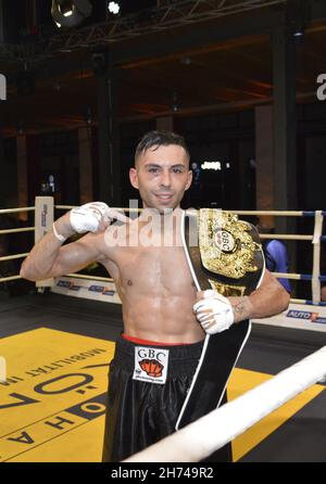 Nico Venetis, vakant 130 lbs GBC World Title, INTERNATIONAL CHAMPIONSHIP BOXING bei Autohaus König.Halle/S. , Deutschland, 19.11.21 Stockfoto