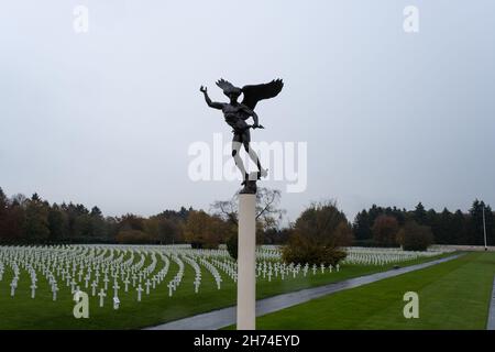 Plombieres, Belgien - 1. November 2021: Amerikanischer Friedhof und Gedenkstätte Henri-Chapelle. Viele der Beerdigungen stammen aus der Winteroffensive der Ardennen (Schlacht Stockfoto