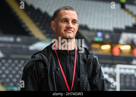 Swansea, Großbritannien. 20th. November 2021. Jerry Yates #9 von Blackpool kommt am 11/20/2021 im Stadion Swansea.com, Heimstadion von Swansea City in an. Quelle: SIPA USA/Alamy Live News Stockfoto