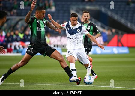 Melbourne, Australien, 20. November 2021. Rai of Melbourne Victory spielt den Ball beim A-League-Fußballspiel der Runde 1 zwischen dem Western United FC und dem Melbourne Victory FC am 20. November 2021 im GMHBA Stadium in Geelong, Australien. Kredit: Dave Hewison/Speed Media/Alamy Live Nachrichten Stockfoto