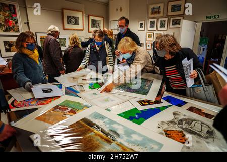 Saffron Walden, Großbritannien. 20th. November 2021. Fry Art Gallery Annual Exhibition and Sale Saffron Walden Essex UK  20/21. November 2021  Credit: BRIAN HARRIS/Alamy Live News Stockfoto