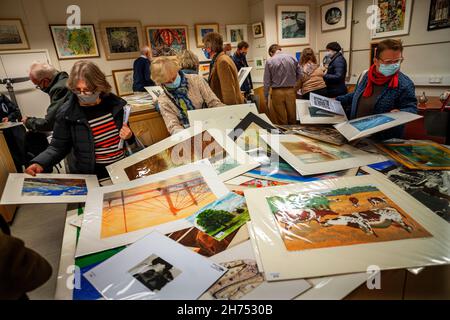 Saffron Walden, Großbritannien. 20th. November 2021. Fry Art Gallery Annual Exhibition and Sale Saffron Walden Essex UK  20/21. November 2021  Credit: BRIAN HARRIS/Alamy Live News Stockfoto