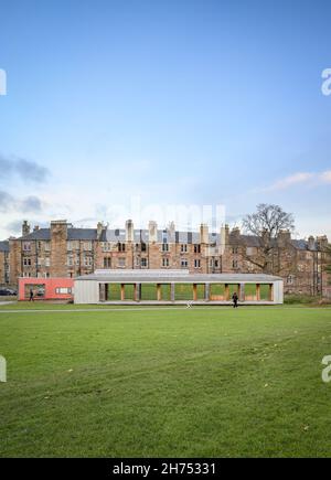 Edinburgh, Schottland, Großbritannien - Holyrood Park Education Center von Malcolm Fraser Architects Stockfoto