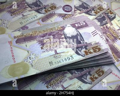 Geld von Sambia. Kwacha-Rechnungen. ZMW-Banknoten. 5 Bemba. Handel, Finanzen, Nachrichten Hintergrund. 3d-Illustration. Stockfoto