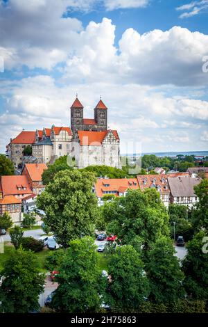 Ansicht von Quedlinburg mit Abtei, Deutschland. Landschaft Stockfoto