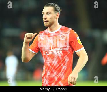 Swansea.com Stadium, Swansea, Großbritannien. 20th. November 2021. EFL Championship Football, Swansea versus Blackpool; James Husband of Blackpool Credit: Action Plus Sports/Alamy Live News Stockfoto