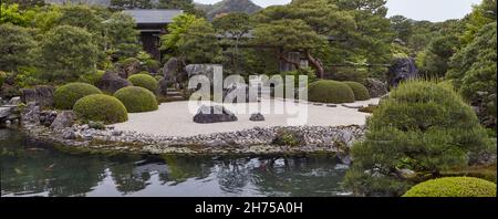 SHIMANE, JAPAN April 2018 : Japanischer Garten des Adachi Museums. Dieser japanische Garten gilt als der beste japanische Garten der Welt. Stockfoto