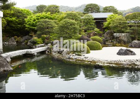 SHIMANE, JAPAN April 2018 : Japanischer Garten des Adachi Museums. Dieser japanische Garten gilt als der beste japanische Garten der Welt. Stockfoto