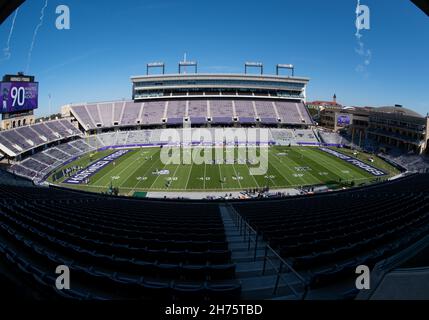 Fort Worth, Texas, USA. 20th. November 2021. Stadionfoto vor dem NCAA Football-Spiel zwischen den Kansas Jayhawks und TCU Horned Frogs im Amon G. Carter Stadium in Fort Worth, Texas. Matthew Lynch/CSM/Alamy Live News Stockfoto