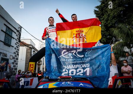 Pardo Siota Javier (Esp), Perez Fernandez Adrian (Esp), Suzuki Swift R4Lly S, Suzuki Motor Iberica, Porträt während der FIA ERC Rally Islas Canarias 8th, 2021 Runde der FIA European Rally Championship 18, vom 20. Bis 2021. November 2021 in Las Palmas de Gran Canaria, Spanien - Foto: Alexandre Guillaumot/DPPI/LiveMedia Stockfoto