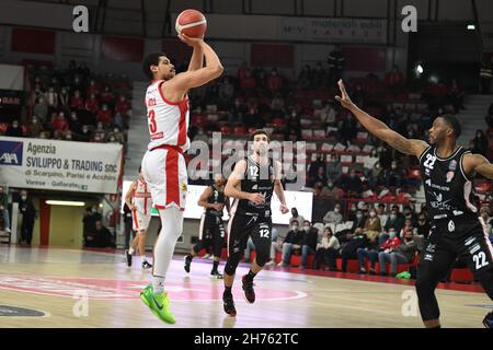 -3&#X9;Trey Kell OpenJobMetis Varese während des LBA Italien Championship Matches zwischen Openjobmetis Varese und Bertram Dartona, in Varese, Italien, am 20. November 2021. Stockfoto