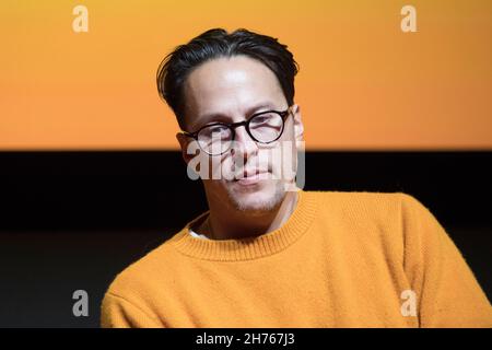 Torun, Polen, 20th. November 2021. Internationales Filmfestival EnergaCAMERIMAGE. Im Bild: Cary Fukunaga © Piotr Zajac/Alamy Live News Stockfoto