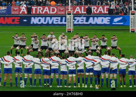 21. November 2021, Saint Denis, seine Saint Denis, Frankreich: Das neuseeländische Team machte den Haka vor dem Rugby Autumn Nations Series 2021-Spiel zwischen Frankreich und Neuseeland beim Stade de France - St Denis - Frankreich.Frankreich gewann 40:25 (Bildquelle: © Pierre Stevenin/ZUMA Press Wire) Stockfoto