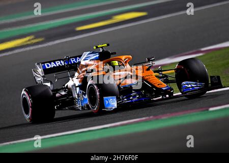 Doha, Katar. 20th. November 2021. McLaren's Formel-1-Pilot Lando Norris aus Großbritannien tritt im Qualifying vor dem Formel-1-Grand-Prix von Katar auf dem Losail International Circuit in Doha, Katar, am 20. November 2021, an. Kredit: Nikku/Xinhua/Alamy Live Nachrichten Stockfoto