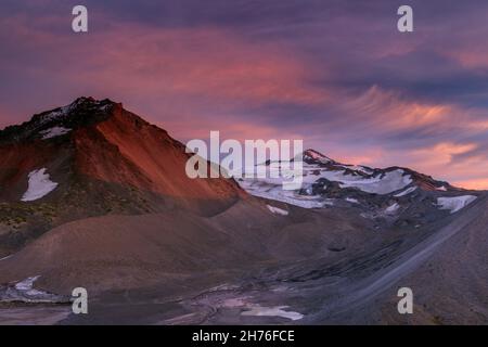 Letzte Licht, Schwester, Schwester, Schwester, Collier Gletscher, Drei Schwestern Wildnis, Willamette-Deschutes National Forest, Oregon Stockfoto