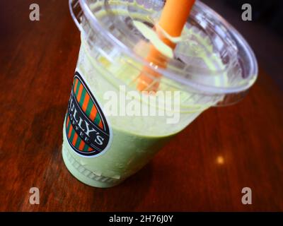 Japanischer Ice macha Latte (grüner Tee Latte) Stockfoto