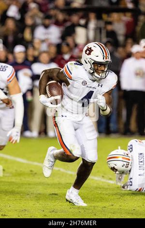 Columbia, SC, USA. 20th. November 2021. Auburn Tigers läuft zurück Tank Bigsby (4) läuft beim SEC-Matchup im Williams-Brice Stadium in Columbia, SC, zuerst gegen die South Carolina Gamecocks. (Scott Kinser/Cal Sport Media). Kredit: csm/Alamy Live Nachrichten Stockfoto