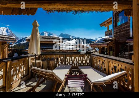 HAUTE-SAVOIE (74), MANIGOD, COL DE LA CROIX FRY, RELAIS & CHATEAUX, LA MAISON DES BOIS - MARC VEYRAT, LUXUSHOTEL UND GOURMET-RESTAURANT IN DER MOUNT Stockfoto