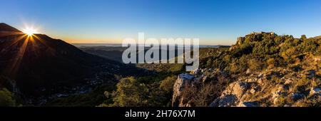 ALPES-MARITIMES (06), REGIONALER NATURPARK PREALPES D'AZUR, GOURDON Stockfoto