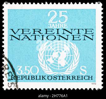 MOSKAU, RUSSLAND - 25. OKTOBER 2021: In Österreich gedruckte Briefmarke zum 25th. Jahrestag der UN, um 1970 Stockfoto