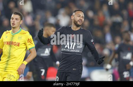 NEYMAR Jr von PSG React während der französischen Fußballmeisterschaft, Ligue 1 Uber Eats, zwischen Paris Saint Germain und dem FC Nantes im Stadion Parc des Princes -Paris- Frankreich, am 20. November, Foto von Loic Baratoux/ABACAPRESS Stockfoto