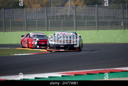 Vallelunga, Italien, oktober 29 2021. American Festival von Rom Autorennen Motorsport Wochenende. Autos auf der Rennstrecke Stockfoto