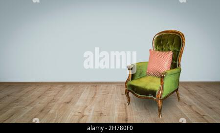 holzboden Vintage Sessel im Haus Stockfoto