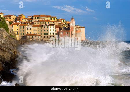 Das Dorf Tellaro während ein Meer Sturm. La Spezia, Ligurien, Italien, Europa Stockfoto