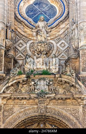 Portada y detalles de la Catedral de Nuestro Señor San Salvador de Jerez de la Frontera Stockfoto