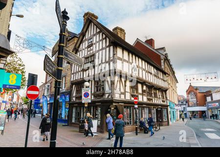 Llwyd Mansion ein 1604 erbautes Tudor-Holzrahmengebäude in der Bailey und Cross Street in der Stadt Oswestry North Shropshire England Stockfoto