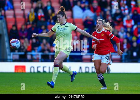 Leigh, Großbritannien. 21st. November 2021. Leigh, England, 21st 2021. November: Jennifer Beattie (5 Arsenal) während des Fußballspiels der FA Womens Super League zwischen Manchester Utd und Arsenal im Leigh Sports Village Richard Callis/SPP Credit: SPP Sport Press Photo. /Alamy Live News Stockfoto