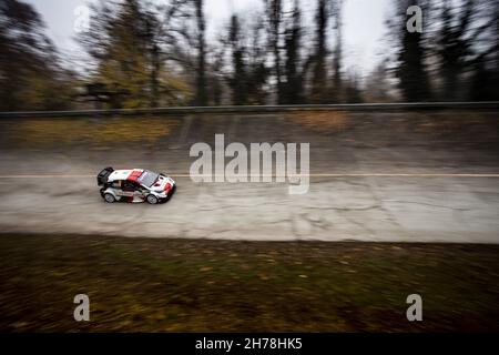 18 Katsuta Takamoto (jpn), Johnston Aaron (gbr), Toyota Gazoo Racing WRT, Toyota Yaris WRC, Aktion während der ACI Rally Monza, 12. Lauf der FIA WRC 2021, FIA World Rally Championship, vom 18. Bis 21. November 2021 in Monza, Italien - Foto: Nikos Katikis/DPPI/LiveMedia Stockfoto