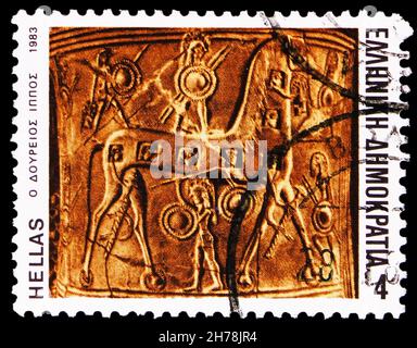 MOSKAU, RUSSLAND - 25. OKTOBER 2021: Die in Griechenland gedruckte Briefmarke zeigt die Serie Wooden Horse, Homers Epics, um 1983 Stockfoto