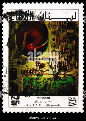 MOSKAU, RUSSLAND - 25. OKTOBER 2021: Die im Libanon gedruckte Briefmarke zeigt Kabel, Erfolge und Fortschrittsserie des Fernsehgeräts, um 1971 Stockfoto