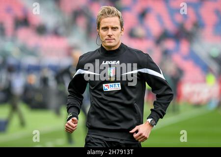 Bologna, Italien. 21st. November 2021. Renato Dall'Ara Stadium, Bologna, Italien, 21. November 2021, Der Schiedsrichter des Spiels Daniele Chiffi während des FC Bologna gegen den FC Venezia - italienischer Fußball Serie A-Spiel Credit: Live Media Publishing Group/Alamy Live News Stockfoto