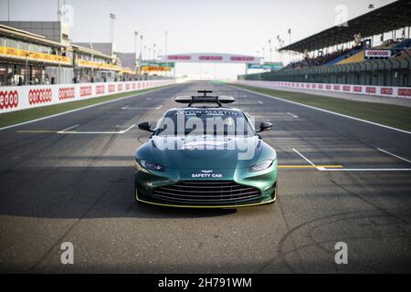 Aston Martin Safety Car, während des Formel 1 Ooredoo Qatar Grand Prix 2021, 20th Runde der FIA Formel 1 Weltmeisterschaft 2021 vom 19. Bis 21. November 2021 auf dem Losail International Circuit, in Lusail, Katar - Foto: Xavi Bonilla/DPPI/LiveMedia Stockfoto