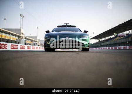 Aston Martin Safety Car, während des Formel 1 Ooredoo Qatar Grand Prix 2021, 20th Runde der FIA Formel 1 Weltmeisterschaft 2021 vom 19. Bis 21. November 2021 auf dem Losail International Circuit, in Lusail, Katar - Foto: Xavi Bonilla/DPPI/LiveMedia Stockfoto