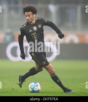 firo: Fußball: Fußball: 19.11.2021 1st Bundesliga, Spieltag Saison 2021/2022 12th, FC Augsburg - FC Bayern Mvºnchen 2: 1, Leroy Sane, FC Bayern Mvºnchen, FCB, Bayern, FC Bayern, Einzelaktion, Stockfoto