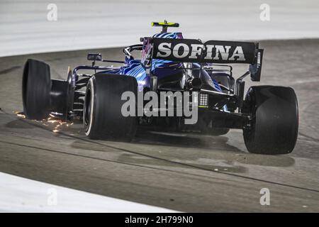 06 LATIFI Nichola (CAN), Williams Racing F1 FW43B, Reifenpanne während des Formel 1 Ooredoo Qatar Grand Prix 2021, 20th Runde der FIA Formel 1 Weltmeisterschaft 2021 vom 19. Bis 21. November 2021 auf dem Losail International Circuit, in Lusail, Katar - Foto: Florent Gooden/DPPI/LiveMedia Stockfoto