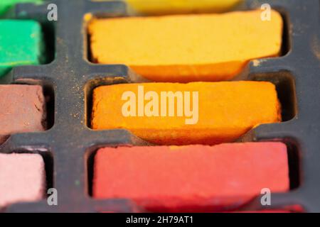 Weiche Pastellkreide in warmen Farben. Stockfoto