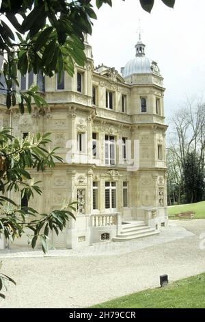 DUMAS Alexandre (VATER PERE) (DAVY de La PAILLETERIE DUMAS Alexandre) Chateau de Montecristo - Datum: 20010105 ©Archives-Zephyr/Opale.photo *** Lokal Stockfoto