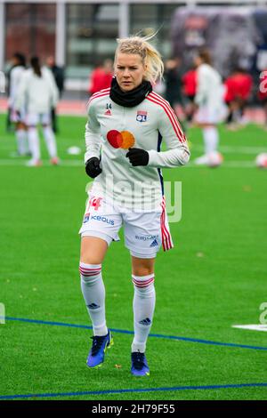 Issy Les Moulineaux, Frankreich. 21st. November 2021. Ada Hegerberg von Olympique Lyonnais erwärmt sich vor der französischen Frauenmeisterschaft, dem Arkema-Fußballspiel D1 zwischen GPSO 92 Issy und Olympique Lyonnais am 21. November 2021 bei der Cite des Sports in Issy-les-Moulineaux, Frankreich - Foto melie Laurent/A2M Sport Consulting/DPPI Kredit: DPPI Media/Alamy Live News Stockfoto