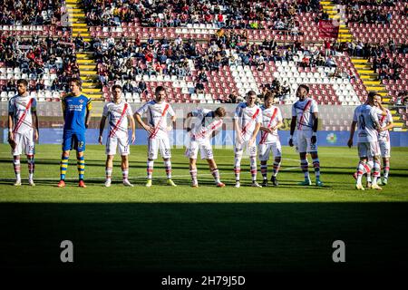 Reggio Calabria, Italien. 21st. November 2021. Cremones Team während der Reggina 1914 gegen US Cremonese, Italienische Fußballmeisterschaft Liga BKT in Reggio Calabria, Italien, November 21 2021 Quelle: Independent Photo Agency/Alamy Live News Stockfoto