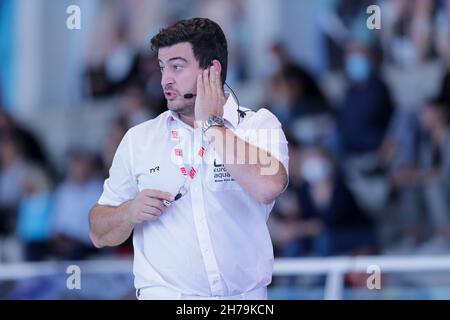 Schwimmbad Polo Natatorio, Rom, Italien, 21. November 2021, Schiedsrichterspiel während des Spiels Lille UC gegen SIS Roma - Waterpolo EuroLeague Women Stockfoto