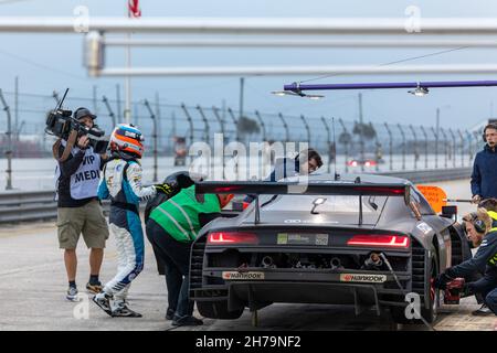 Sebring, USA. 20th. November 2021. Morning Session, 2nd Tage 24h Series powered by Hankook. Der Fahrplan umfasst Haltestellen in den USA vom 19. Bis 21. November 2021. Rennwagen aus den vielen Ländern, wie Deutschland, USA, Frankreich, Niederlande, Rumänien, Dänemark, Kanada, Spanien, Großbritannien, Italien; in vielen verschiedenen Klassen: GT4, 991, GTX, GT3, TCR, TCX, P4. (Foto von Yaroslav Sabitov/YES Market Media/Sipa USA) Quelle: SIPA USA/Alamy Live News Stockfoto