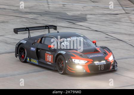 Sebring, USA. 20th. November 2021. Morning Session, 2nd day, 18 Rutronik Racing by TECE Audi R8 LMS GT3: Michael Doppelmayr, Markus Winkelhock, Elia Erhart, Swen Herberger, Leader in der Session 24h Series powered by Hankook. Der Fahrplan umfasst Haltestellen in den USA vom 19. Bis 21. November 2021. Rennwagen aus den vielen Ländern, wie Deutschland, USA, Frankreich, Niederlande, Rumänien, Dänemark, Kanada, Spanien, Großbritannien, Italien; in vielen verschiedenen Klassen: GT4, 991, GTX, GT3, TCR, TCX, P4. (Foto von Yaroslav Sabitov/YES Market Media/Sipa USA) Quelle: SIPA USA/Alamy Live News Stockfoto